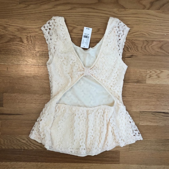 NTW Kirra Lace Peplum Tank Top with Open Back - Picture 5 of 10